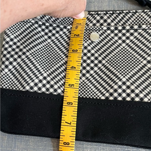 Lands’ End Black and White Houndstooth Wristlet Clutch Zipper Button accent EUC - Picture 5 of 10